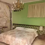 Pensjonat Cortiletto D'alba Con Ristorante Alba (Piedmont)