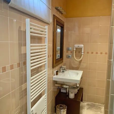 Cortiletto D'alba Con Ristorante 3*