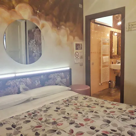 Casa de hóspedes Cortiletto D'alba Con Ristorante 3*