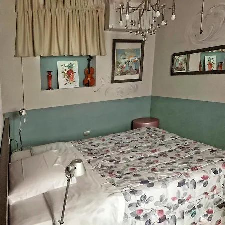Guest house Cortiletto D'alba Con Ristorante Alba (Piedmont)
