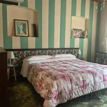 Cortiletto D'alba Con Ristorante